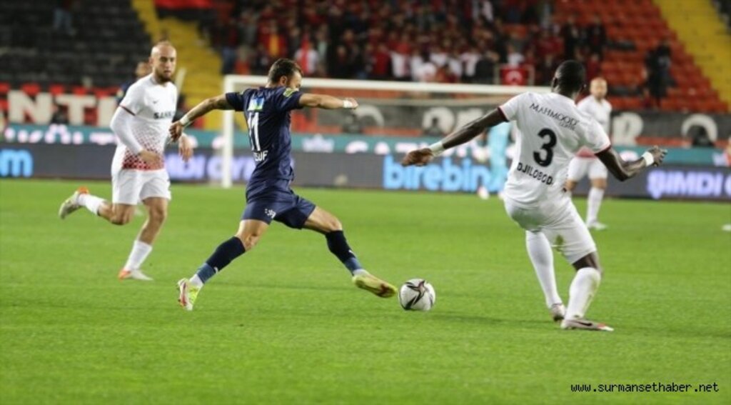 Gaziantep FK-Kasımpaşa karşılaşmasında ilginç anlar yaşandı