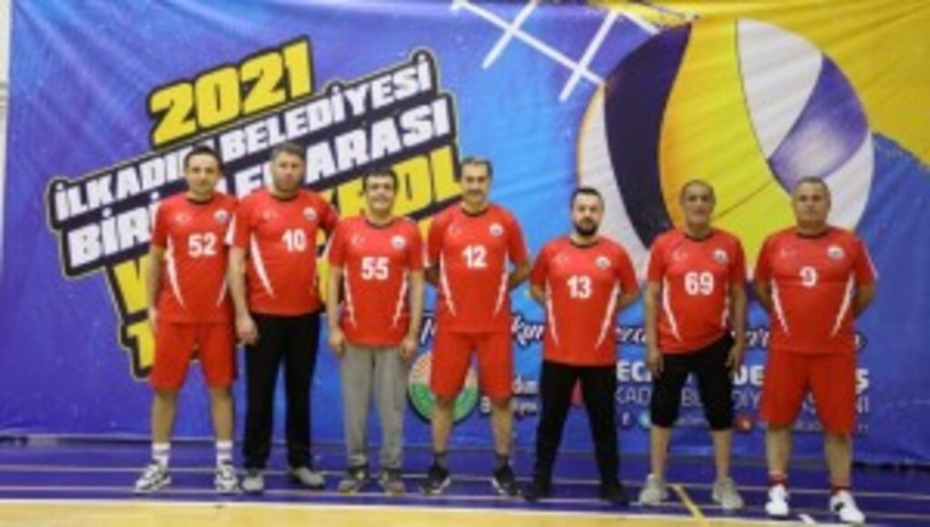 İLKADIM’DAN KADINA ŞİDDETE PANKARTLI TEPKİ