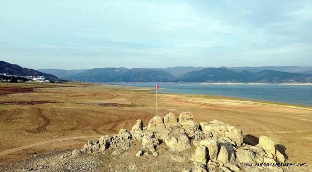 Kuraklık Almus Baraj Gölü'nde su seviyesinin azalmasına neden oldu