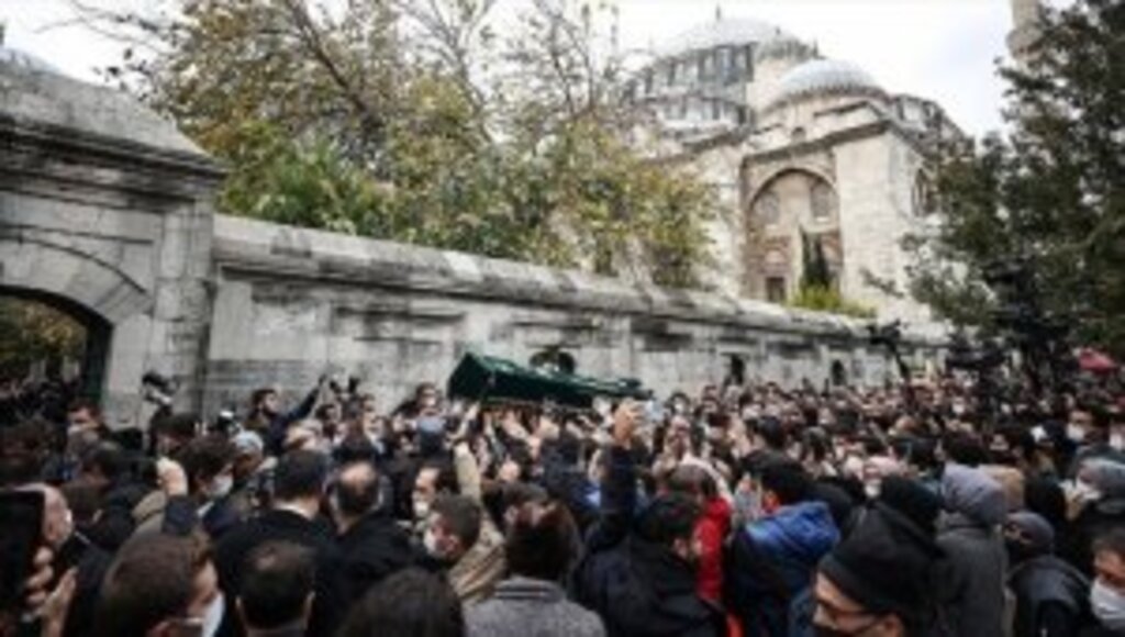 Şair, yazar ve fikir adamı Sezai Karakoç, son yolculuğuna uğurlandı