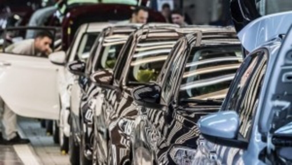 Türkiye'nin otomotiv sektörü 'çip krizi'ne rağmen geçen yılki ihracat rakamlarını aştı