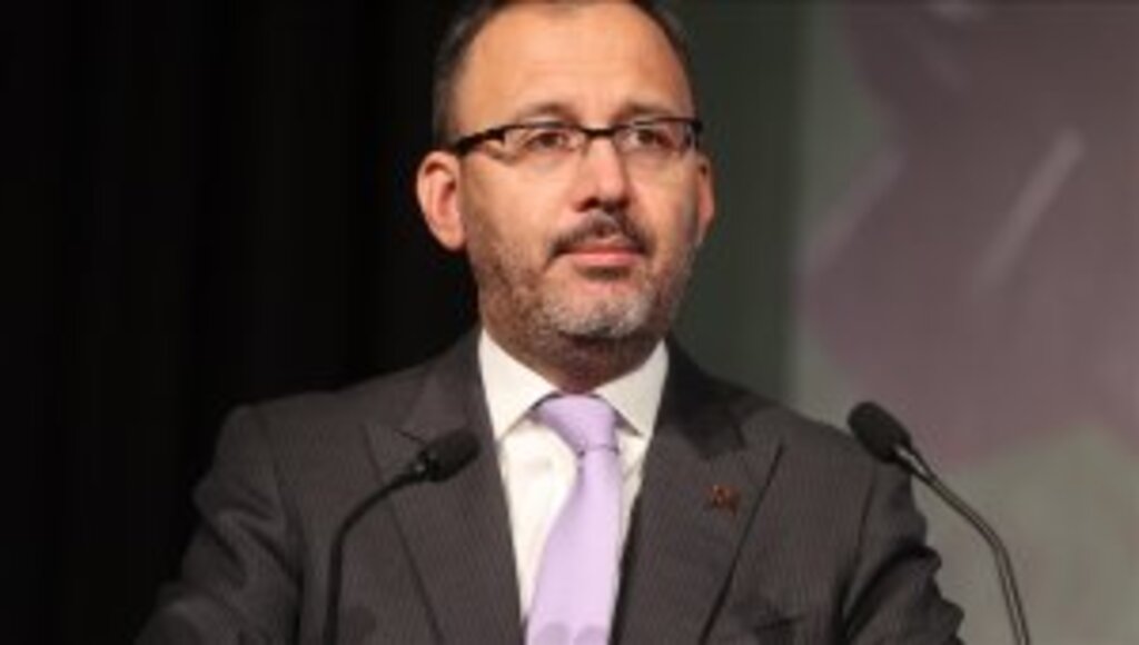 Bakan Kasapoğlu öğrencilere müjdeyi verdi