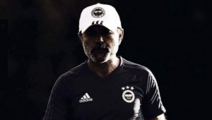 Fenerbahçe Taraftarından Aykut Kocaman'a sevgi gösterisi