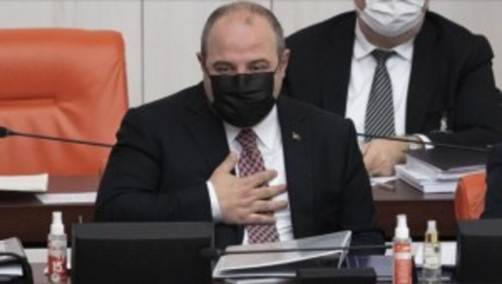 Sanayi ve Teknoloji Bakanı Varank, üçüncü çocuğunun doğum haberini TBMM'de aldı