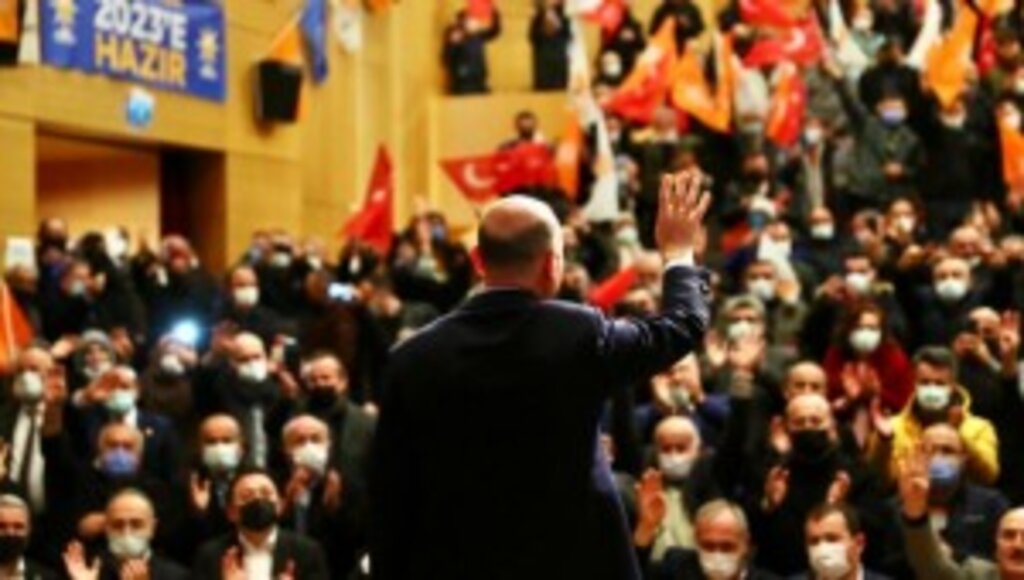  Bu milletin gücünü kimse sınamasın, sınayanın fesini kafasına ters giydiririz