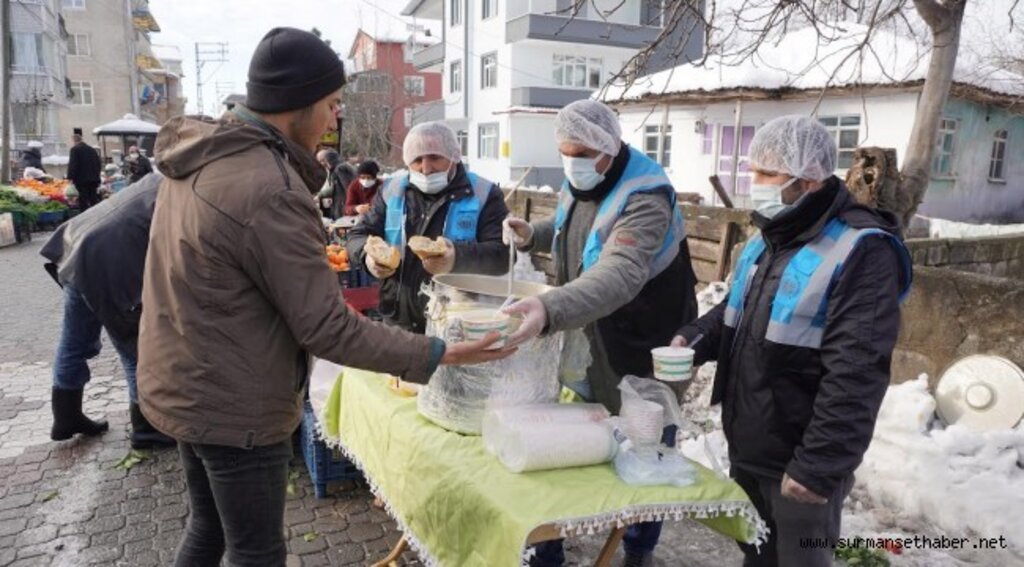 ÇARŞAMBA BELEDİYESİ’NDEN İÇLERİ ISITAN İKRAM