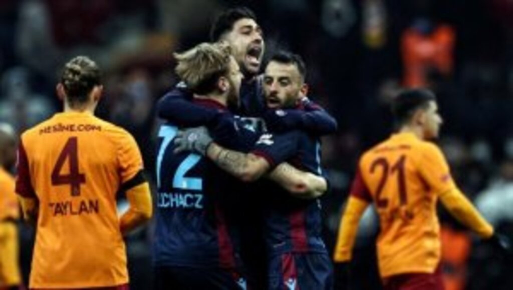 Derbisinde gülen taraf karşı lider Trabzonspor oldu