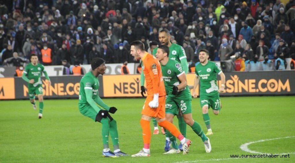 Okan Kocuk'ün Devleştiği Maçta Trabzonspor Evinde Giresunspor'la Berabere Kaldı
