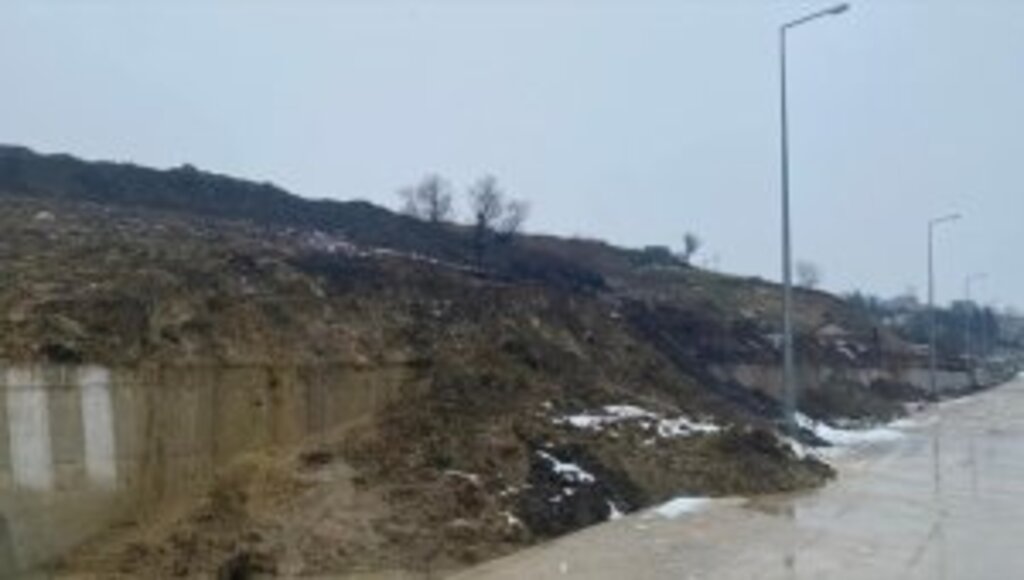 Sinop'ta sağanak ve kar yağışı heyelanlara yol açtı