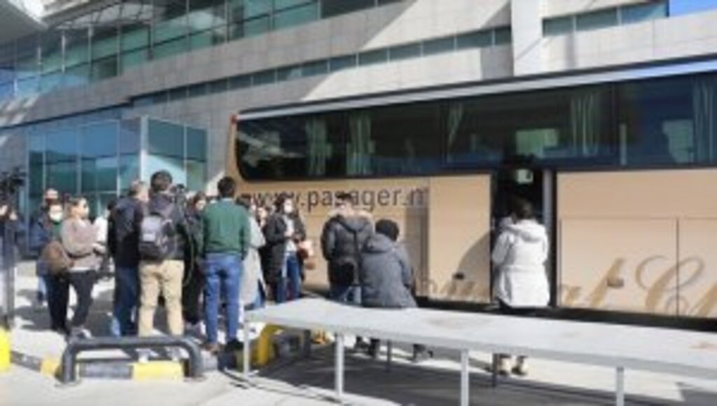 Dışişleri Bakanlığının Moldova'dan tahliye ettiği bir grup Türkiye'ye geldi