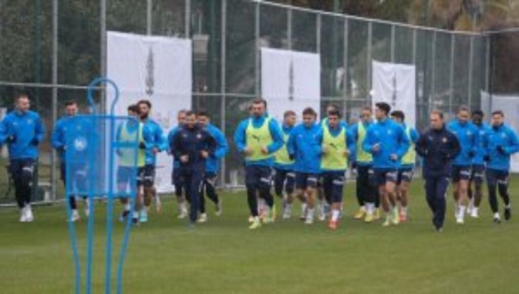 Fenerbahçe, UEFA Avrupa Konferans Ligi'nde Slavia Prag'ı konuk edecek