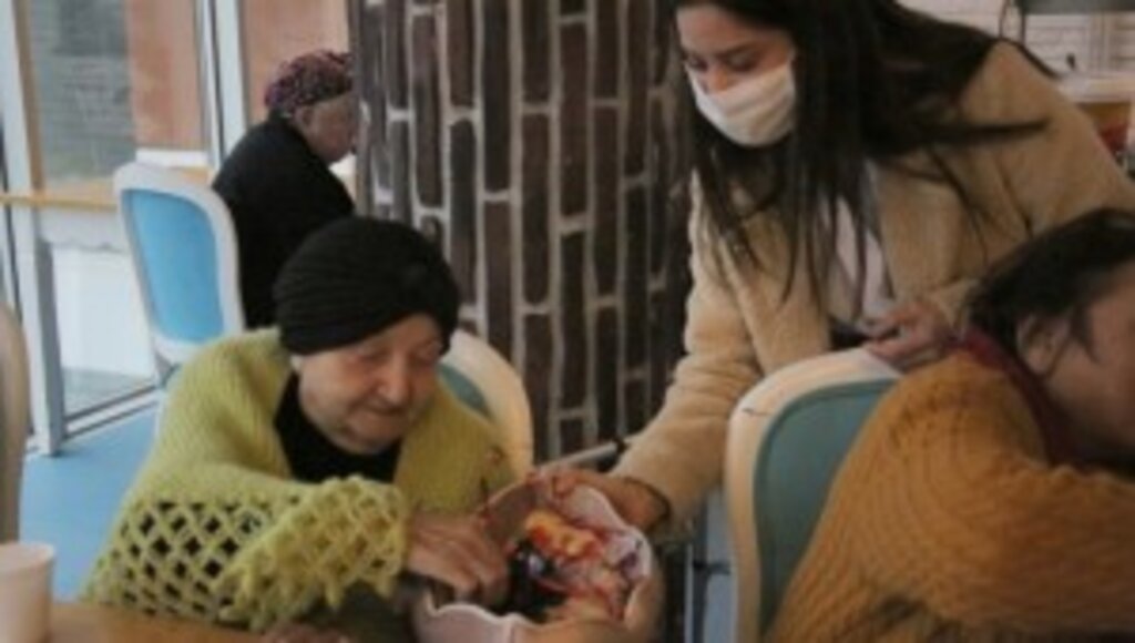 Huzurevi’nde Sevgililer Günü Kutlaması