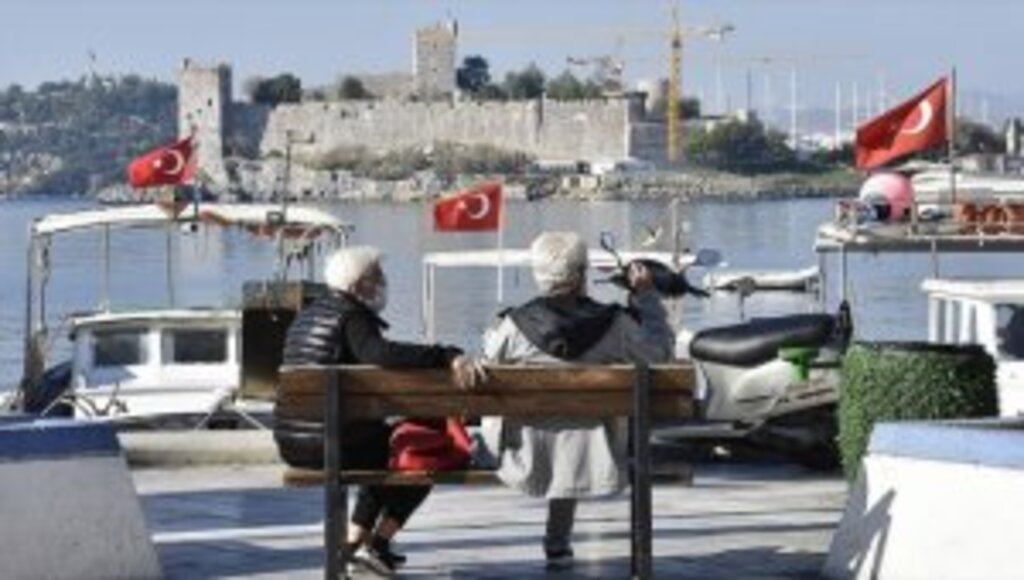 Sağlık Bakanı Koca'dan 65 yaş üstüne Kovid-19 uyarısı