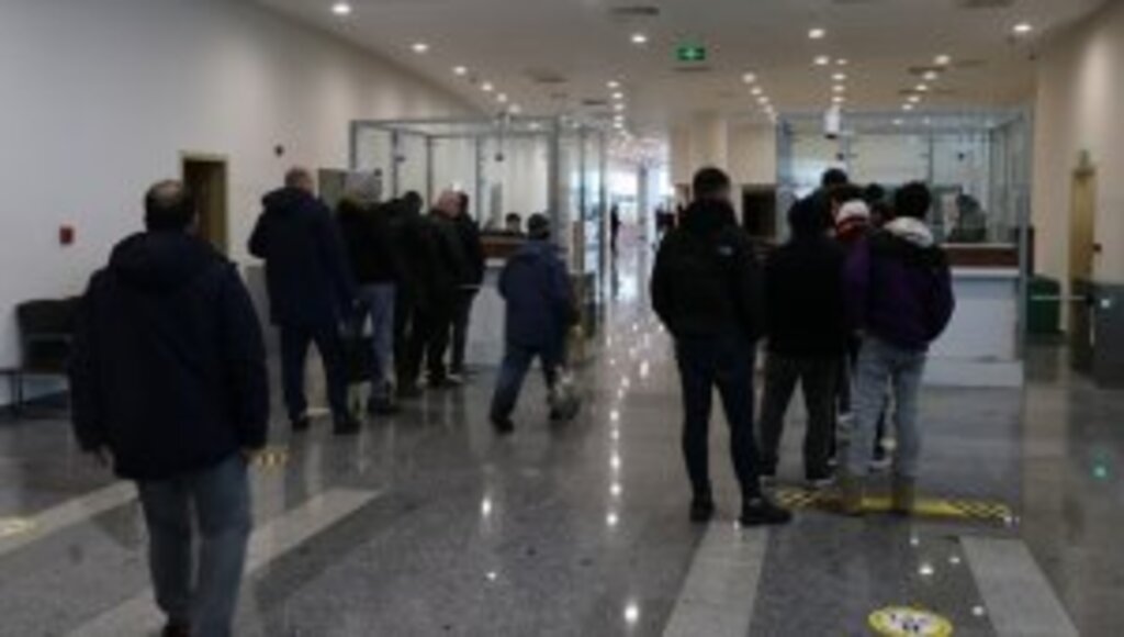 Ukrayna'dan okuyan 184 kişilik öğrenci grubu Sınır Kapımıza ulaştı