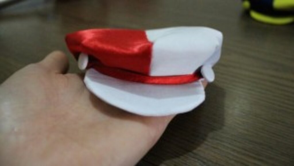 8 Köşe Kasket Renkleri Kırmızı Beyaz