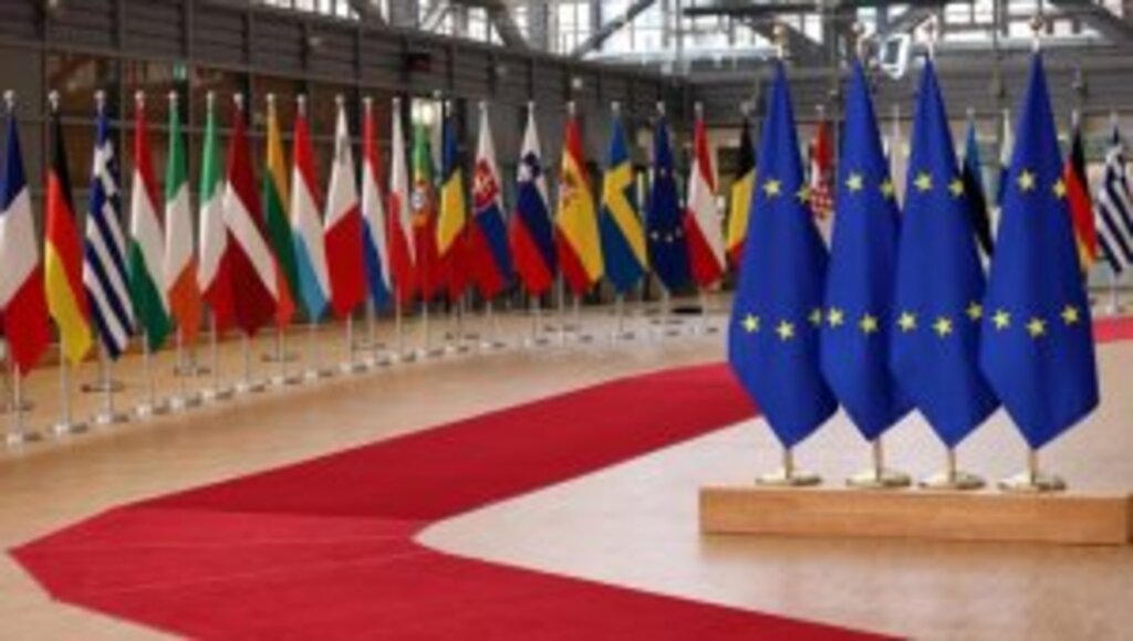 AB operasyonel savunma rehberi niteliğindeki 'Stratejik Pusula'sını kabul etti