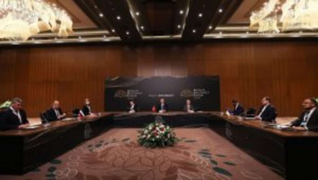 AB: Türkiye, Ukrayna ile Rusya arasında diplomasi alanında çok şey yaptı