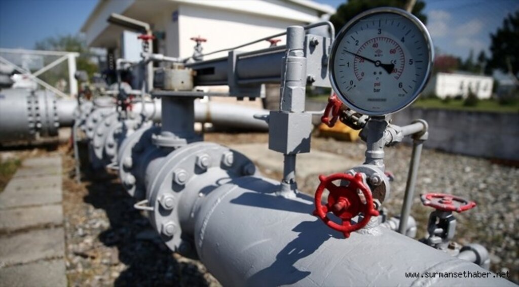 ABD, Rus petrolüne ambargo ihtimaliyle tırmanan fiyatlar için 'hasımlarıyla' çözüm arayışında