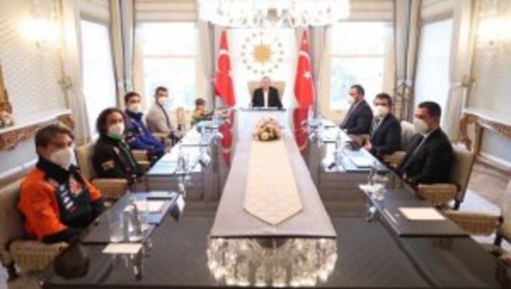 Cumhurbaşkanı Erdoğan, milli motosikletçileri kabul etti