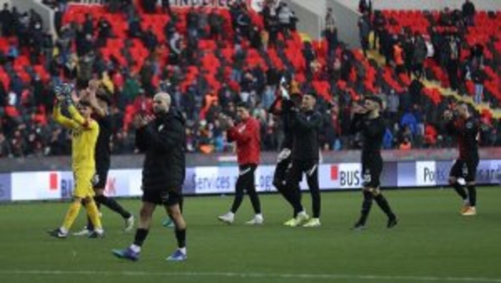 Gaziantep sahasında Galatasaray'ı farklı mağlup etti