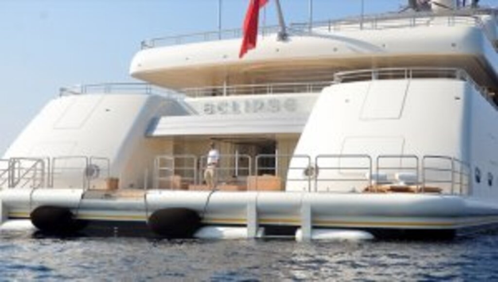 İngiltere, Rus Abramovich'in mal varlığını dondurdu, Chelsea'nin satışı askıya alındı