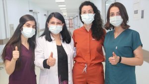 Koronavirüsle mücadelenin kadın kahramanları 8 Mart'ta da görev başında 