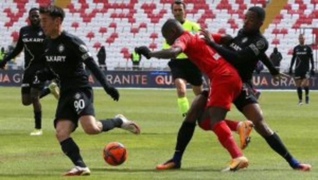 Sivasspor 3 puana 90+1'de uzandı