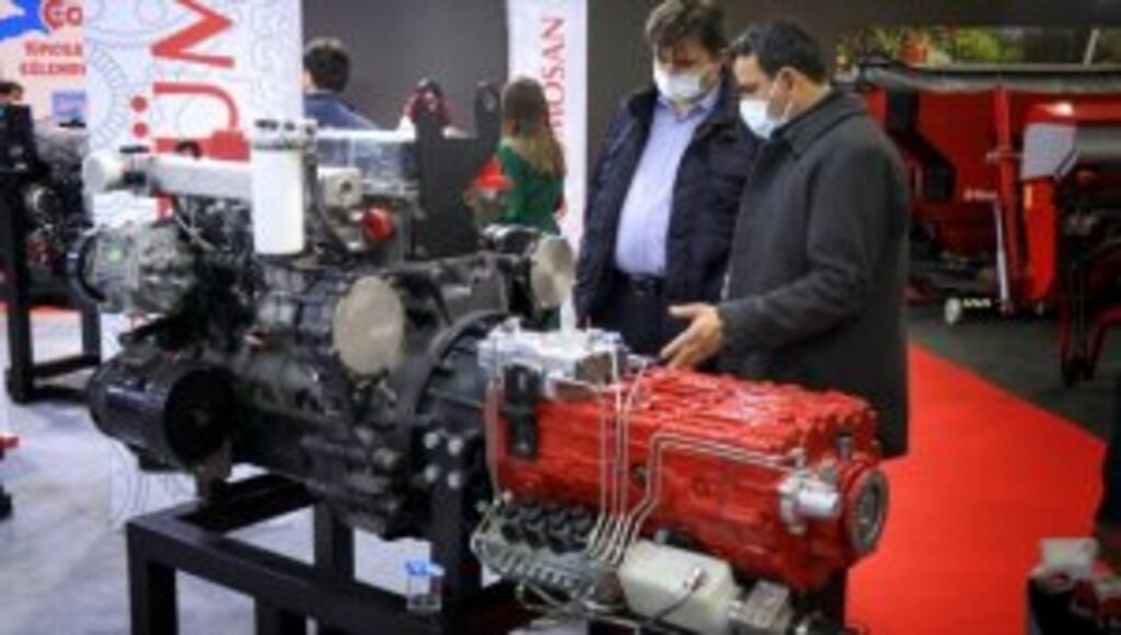 Türk jetleri yerli motorla piste güvenle iniyor