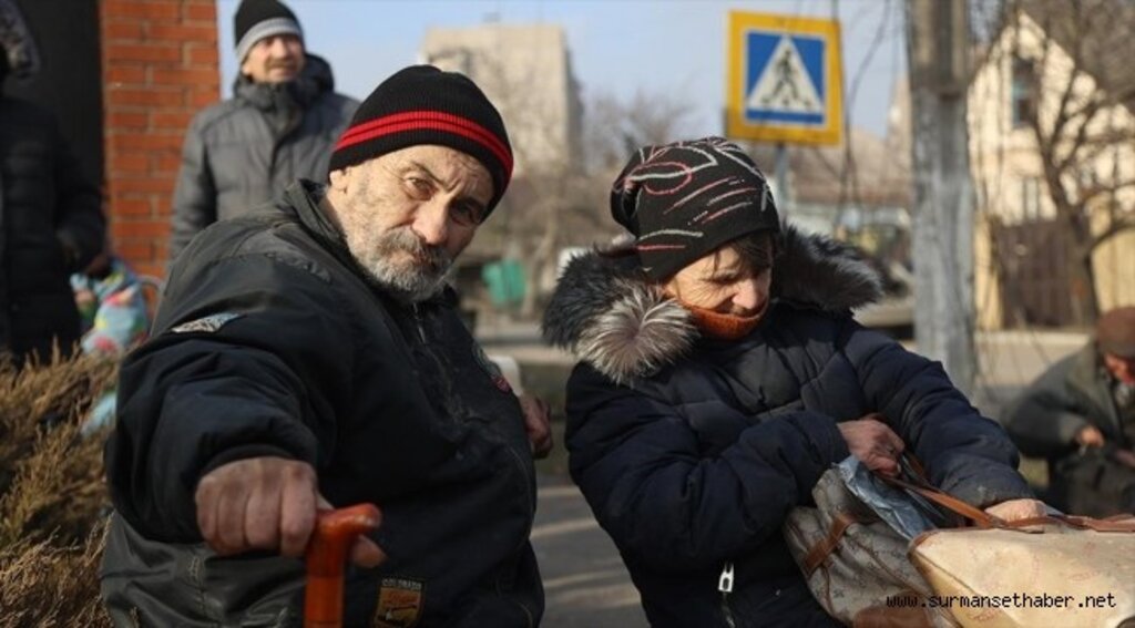 Ukrayna: Rusya'nın kuşattığı Mariupol'dan ayrılmak isteyen 160 bin sivil var