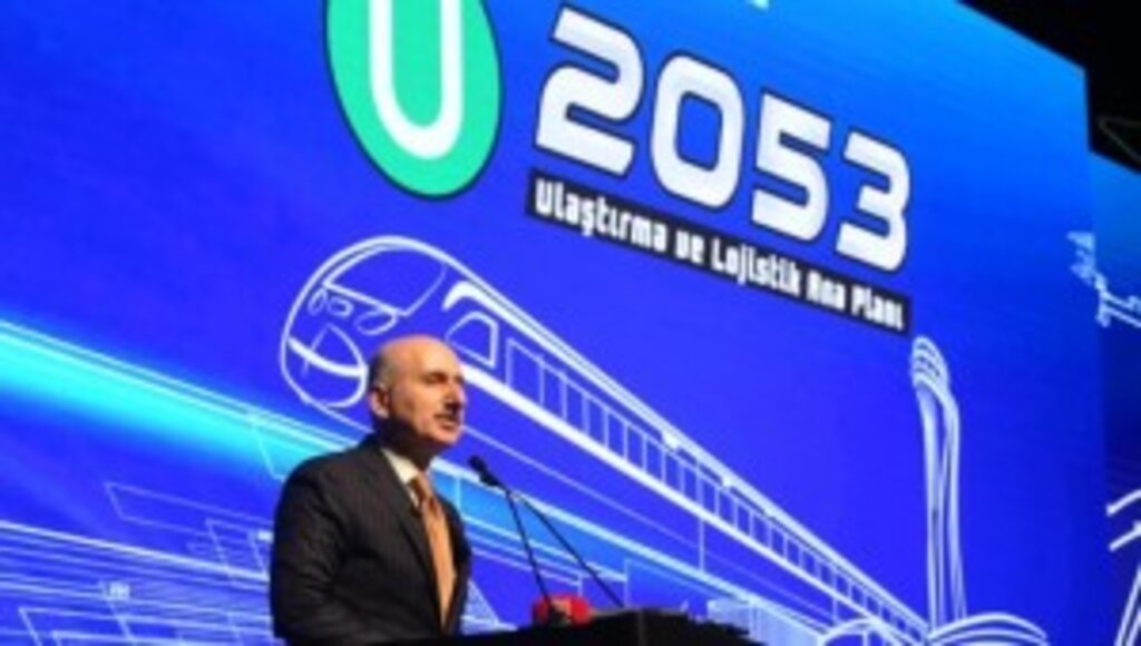 2053’TE BÖLÜNMÜŞ YOL AĞINI 38 BİN 60 KİLOMETREYE YÜKSELTECEĞİZ