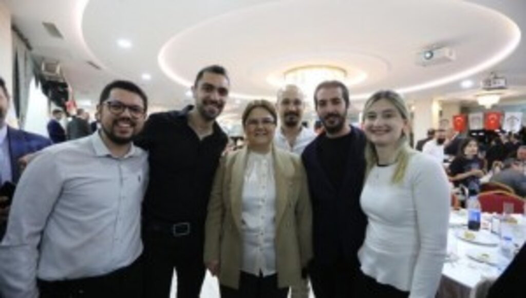 Bakan Derya Yanık Kadirli Eğitim ve Kültür Vakfı İftar Programına Katıldı