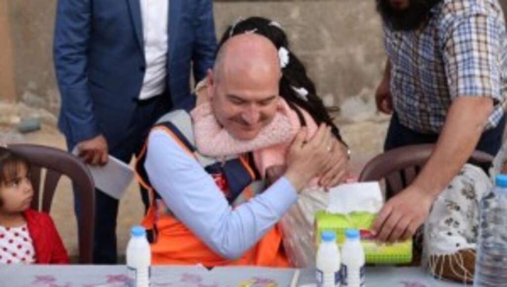 Bakan Soylu, İdlib’de briket evlerin anahtar teslim töreninde konuştu: Yıl sonuna kadar 100 bin evi bitireceğiz