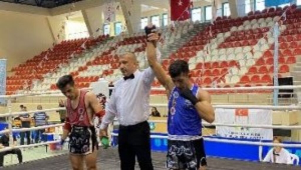 ÜNİVERSİTELER ARASI TURNUVADA İLKADIM MUAYTHAİ SPORCULARI 3 TÜRKİYE ŞAMPİYONU DERECESİ İLE DÖNDÜ