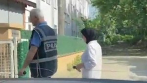 Görme Engelli Öğrenciyi Sınava Polis Yetiştirdi