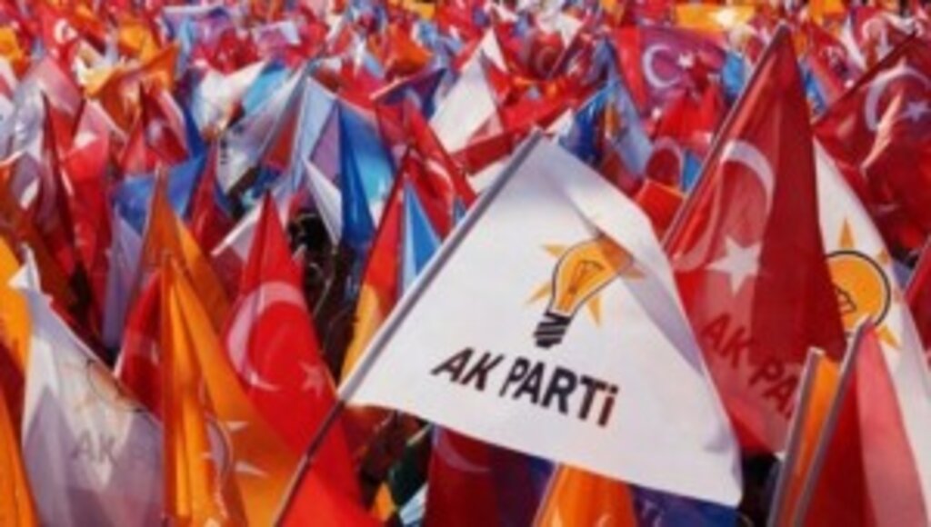 AK PARTİ İSTANBUL SAHA ÇALIŞMALARINDA VİTES YÜKSELTTİ