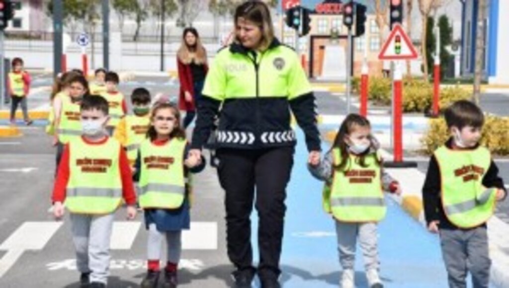 Geleceğin Bilinçli Sürücü ve Yayaları Yetiştiriliyor