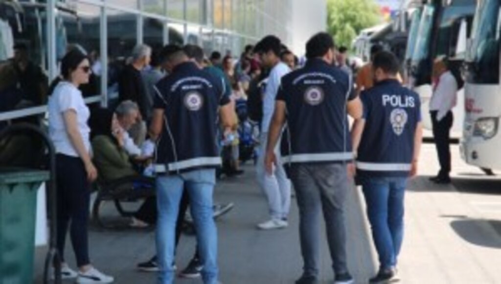 İçişleri Bakanlığı Düzensiz Göç İle Mücadeleye Yönelik Huzur Uygulaması Gerçekleştirildi