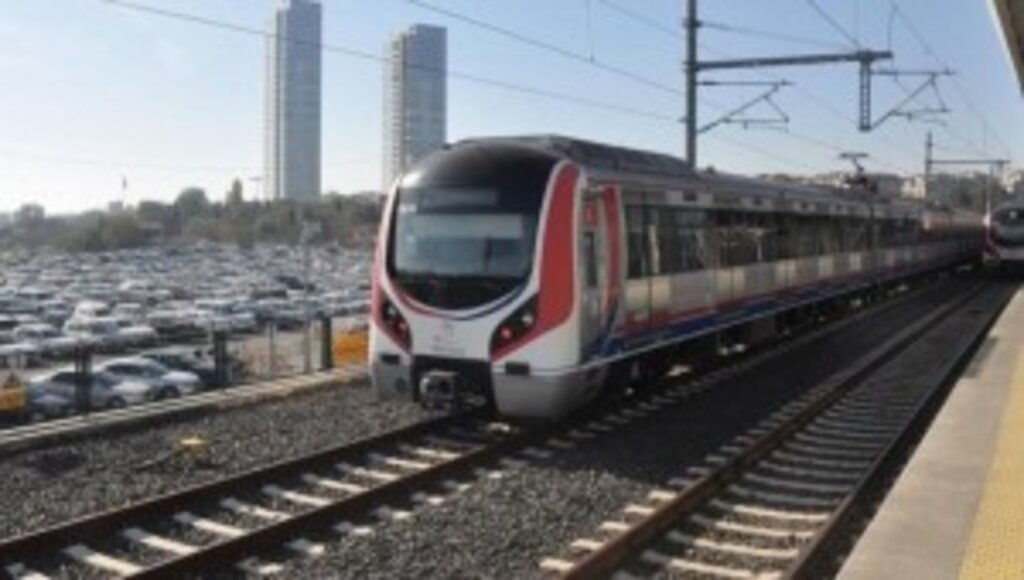 ULAŞTIRMA VE ALTYAPI BAKANLIĞI AÇIKLADI: HAFTA SONU MARMARAY SEFERLERİ SAAT 01.30’A KADAR UZATILDI