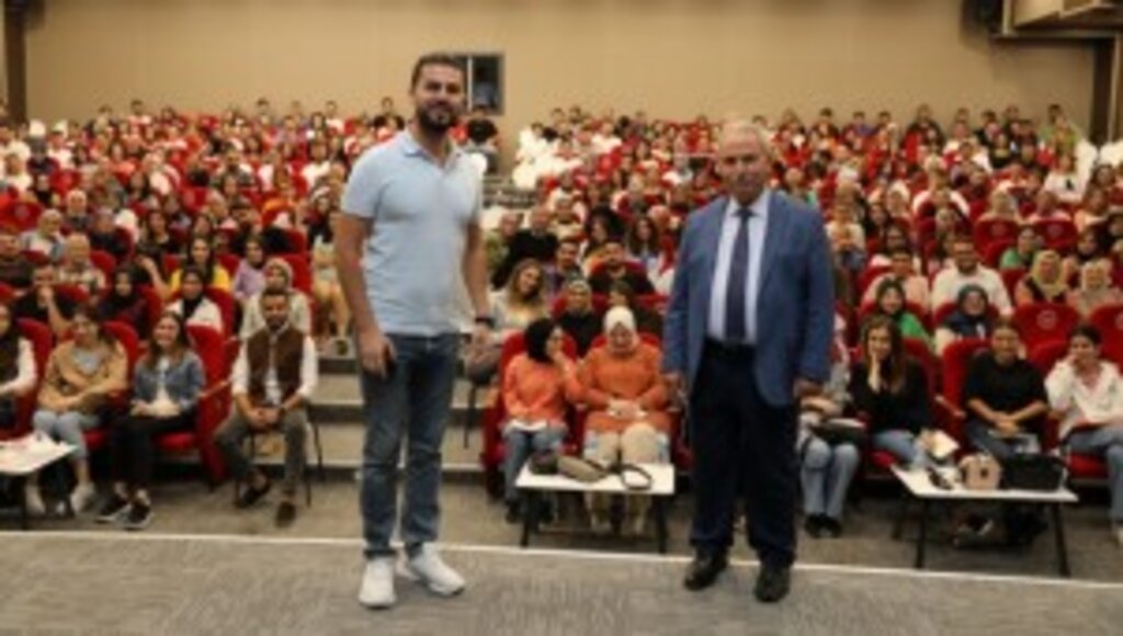 KPSS’YE LİSE VE ÖNLİSANS ALANINDA HAZIRLANAN 450 ÖĞRENCİYE BAŞKAN DEMİRTAŞ’TAN EĞİTİM DESTEĞİ