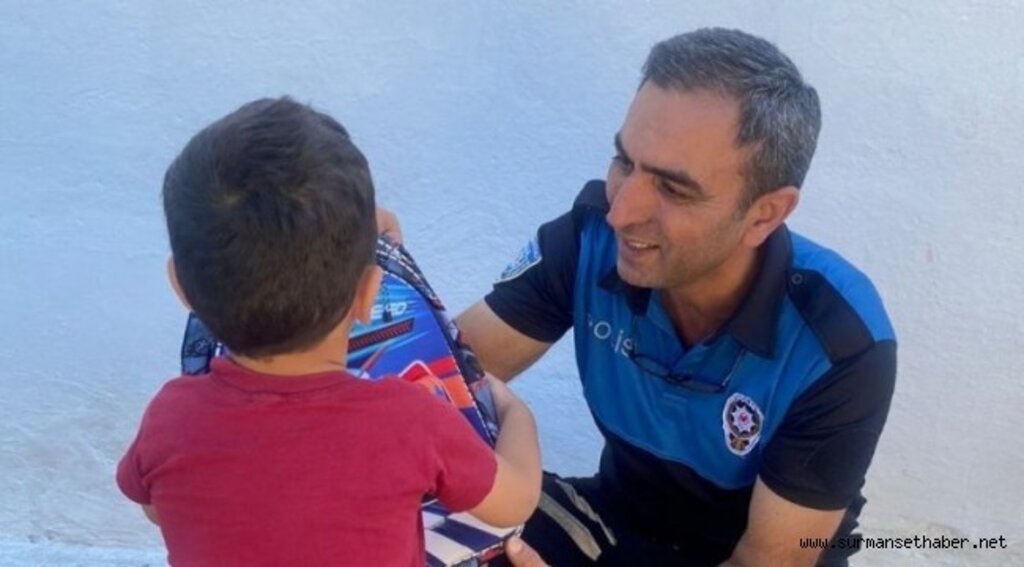 Polis İhtiyaç Sahibi Öğrencileri Unutmadı