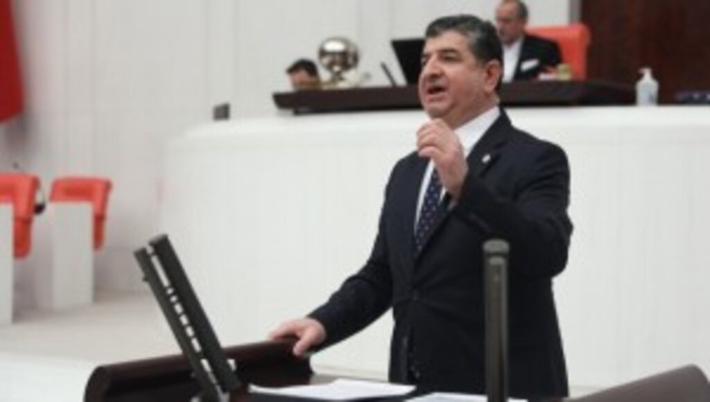 CAVİT ARI: ''YURT SORUNU ÇÖZÜLEMEDİ ÖĞRENCİLERE KOĞUŞ YÖNTEMİ''