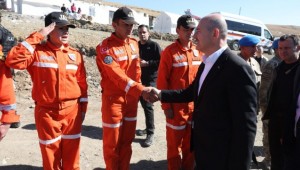 İçişleri Bakanı Soylu, Ardahan’da depremden etkilenen köylerde inceleme yaptı