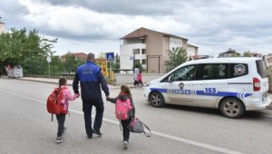  Tekkeköy’de zabıta okul önlerinde çocuklar güvende