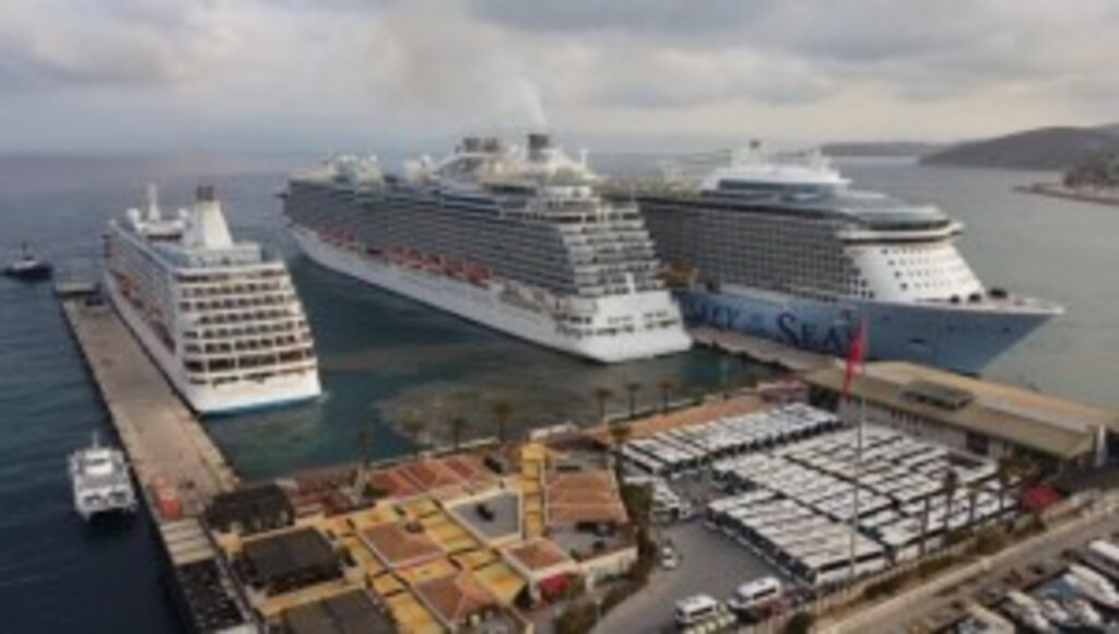 ULAŞTIRMA VE ALTYAPI BAKANI KARAİSMAİLOĞLU: LİMANLARIMIZA 10 AYDA 907 KRUVAZİYER GEMİSİ YANAŞTI