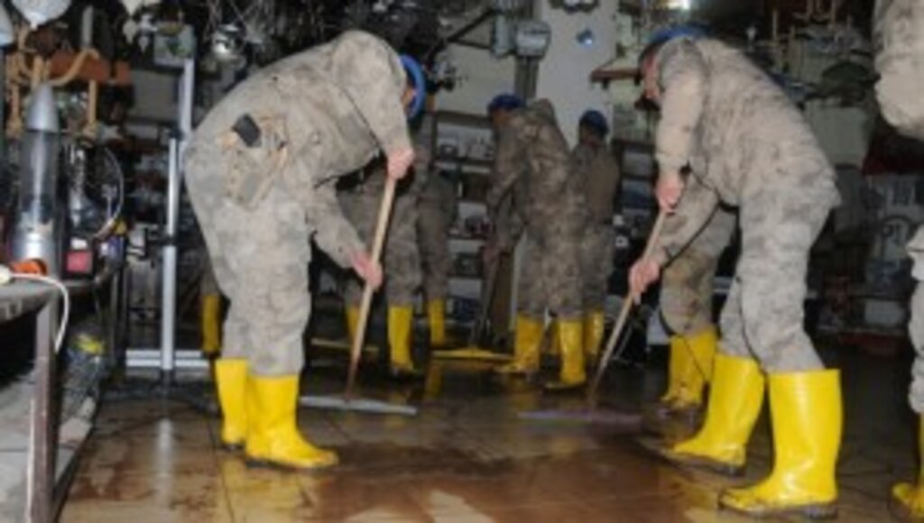 Jandarma, Antalya'da Sel Afetinden Etkilenen Vatandaşlarımız İçin Seferber Oldu