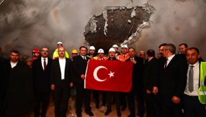 Ulaştırma ve Altyapı Bakanı Adil Karaismailoğlu: ''Karadeniz Bölgesi’nin İç Anadolu Bölgesi’ne açılan kapısı Kırkdilim Geçişinde T1 Tüneli’nde de ışık görüldü.''