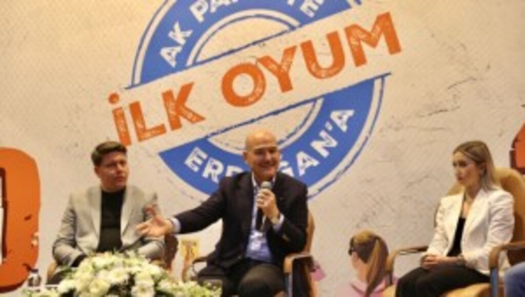 Bakan Soylu, “İlk Oyum AK Parti’ye, İlk Oyum Erdoğan’a” programında gençlerle buluştu