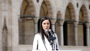 Çiğdem Karaaslan: ''Manevi Huzuruyla Kuşatan Regaib Gecesi’ne Bir Kez Daha Ulaşmanın Sevincini Yaşıyoruz.'' 