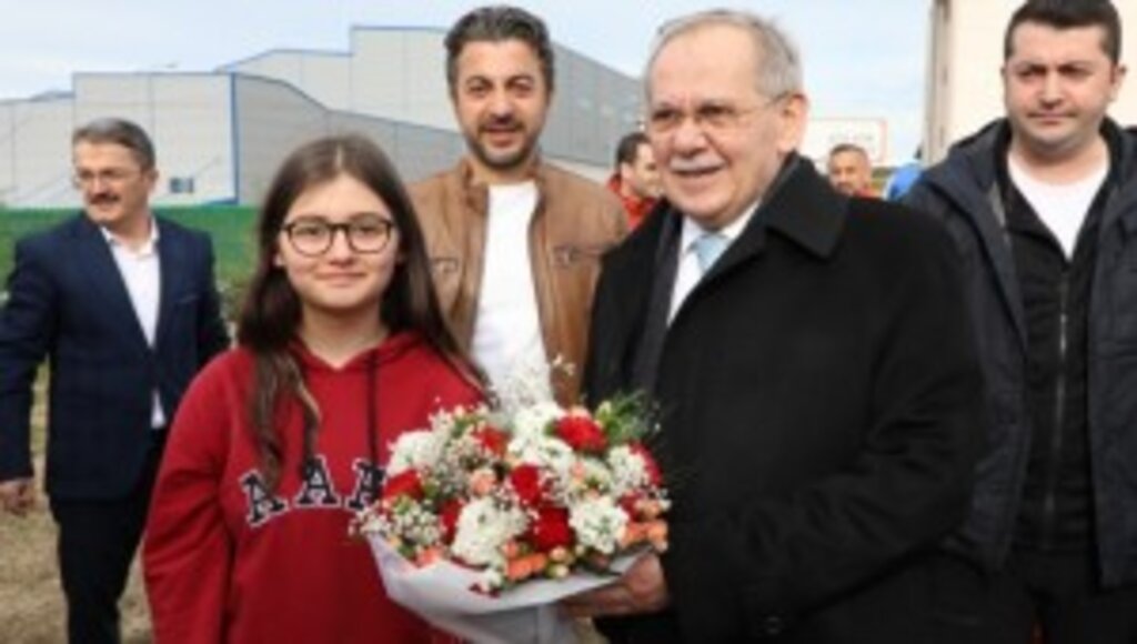 Öğrenciler talep etti, Başkan Demir sera kurdu 