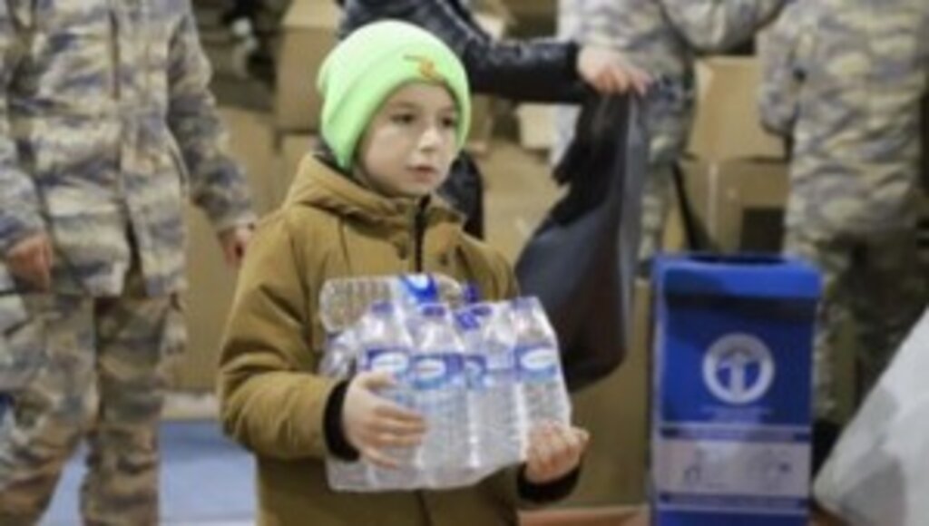 DEPREM BÖLGESİ’NE İSTANBUL’DAN YARDIM YAĞIYOR